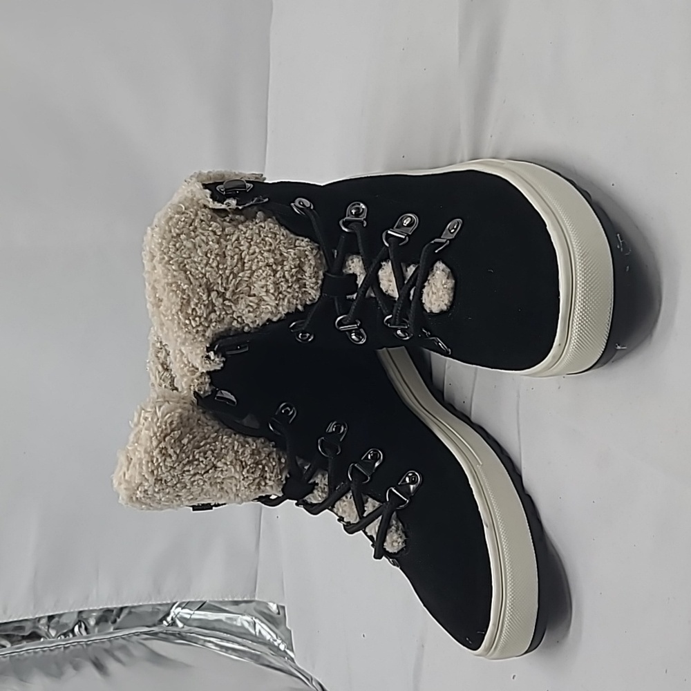 Blondo Shylo Waterproof Suede Faux Sherpa Lace Up Booties 7.5